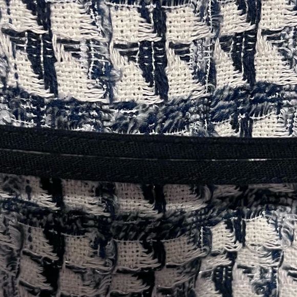 LE LIS WRAP TIE DRESS - Picture 10 of 10